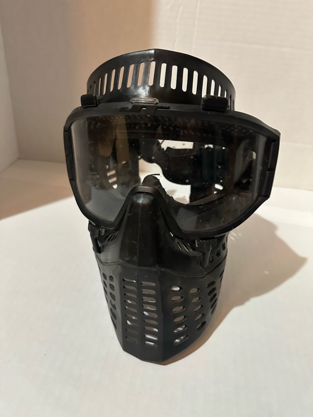 Protective Black Full-Face VR/AR Mask with Integrated Goggles